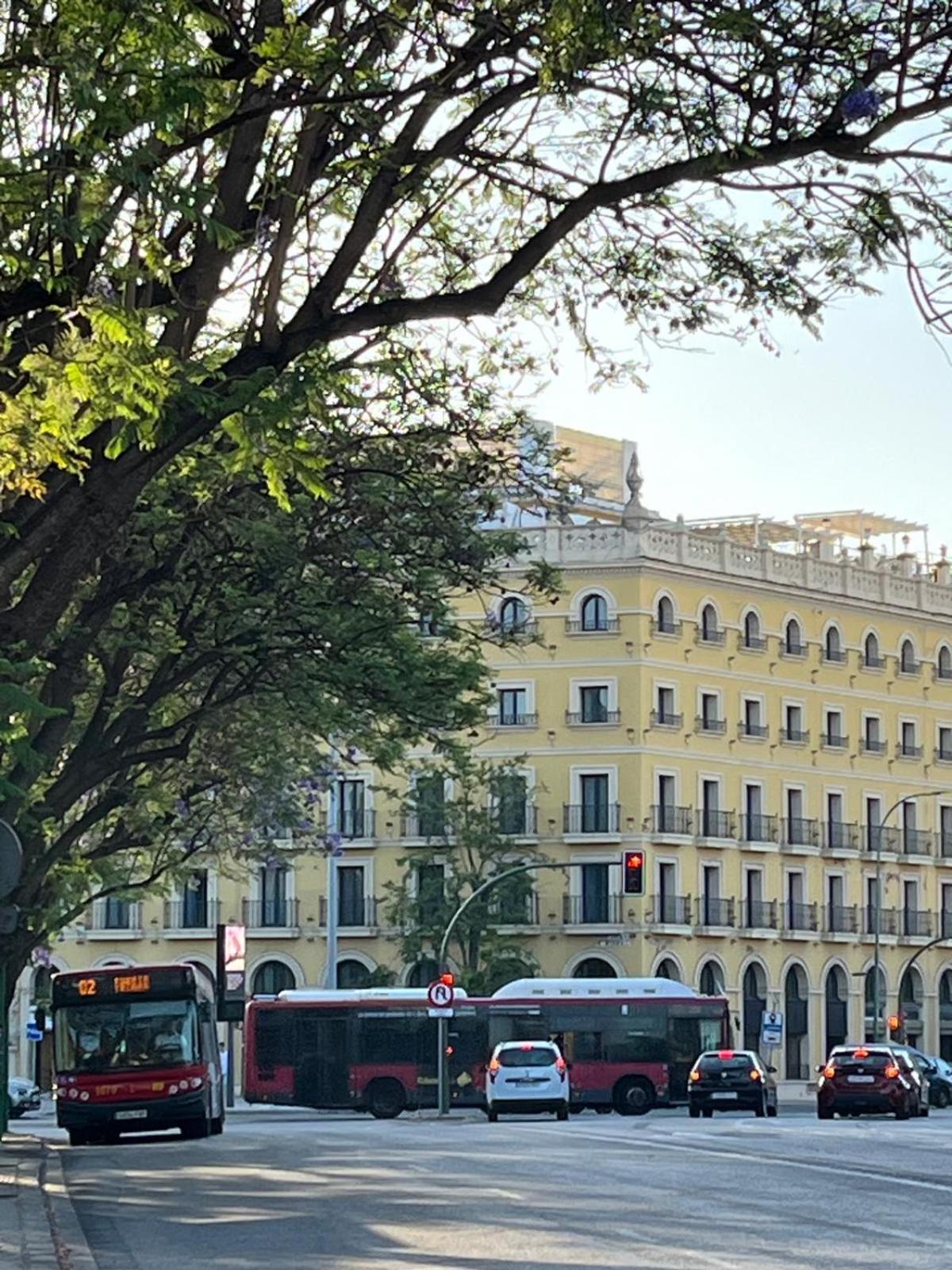 Cozy Apartment Next To Center Seville Exterior photo